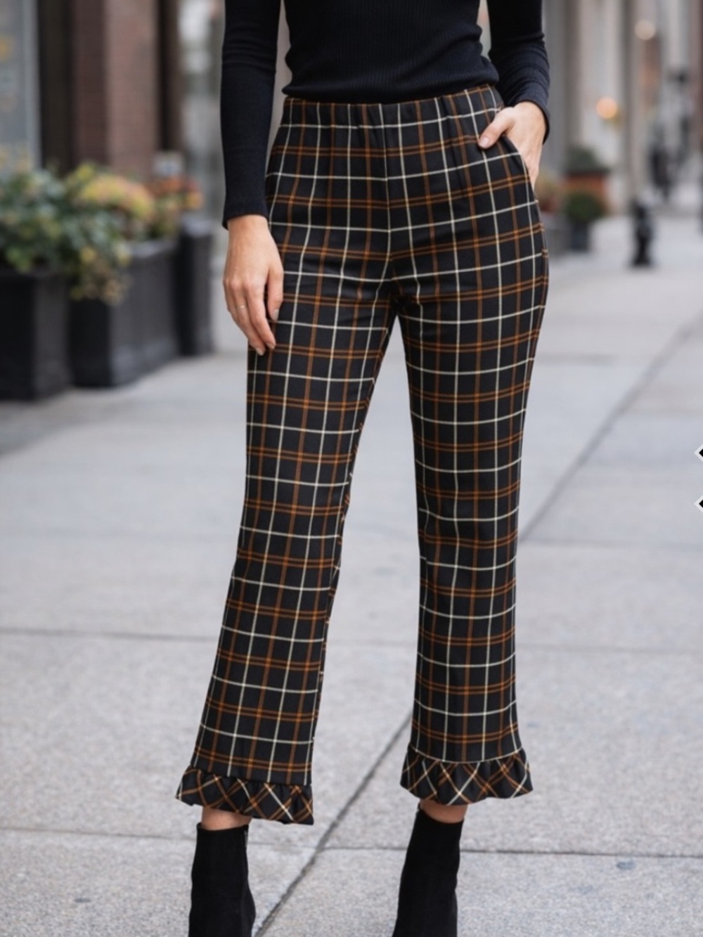 Zara Cropped Ruffle Hem Pants High Rise Small Brown White Black Plaid